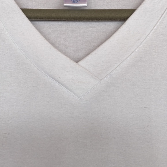 Vicki Wayne 3/4 Sleeve V-Neck White Tee Shirt. size Large. - Picture 4 of 6